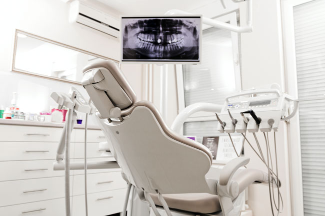 Fauteuil du cabinet d'orthodontie
